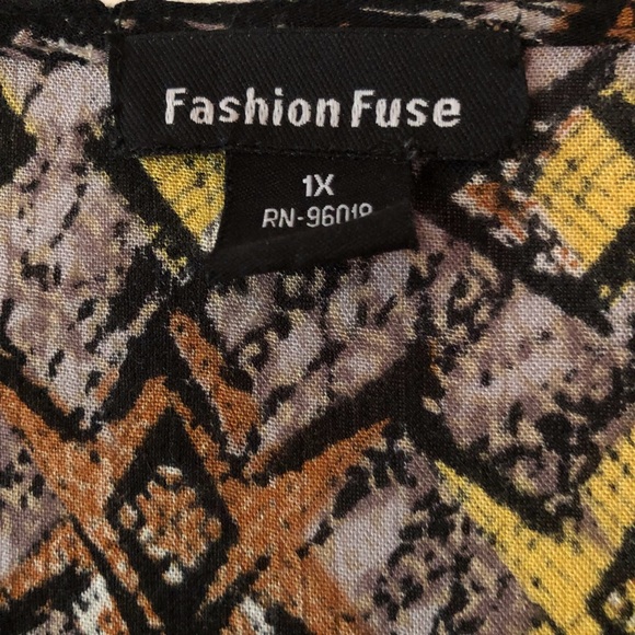 Patterned Blouse - Picture 3 of 3